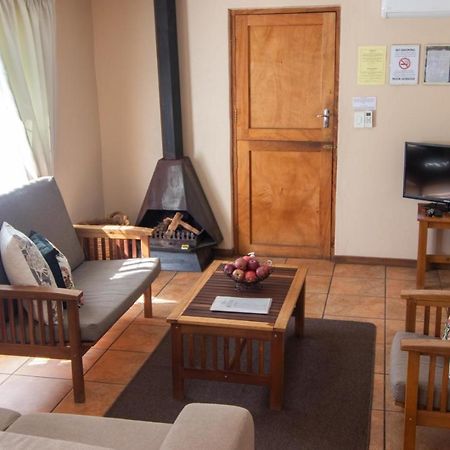Kunje Guesthouse Op-die-Berg 外观 照片