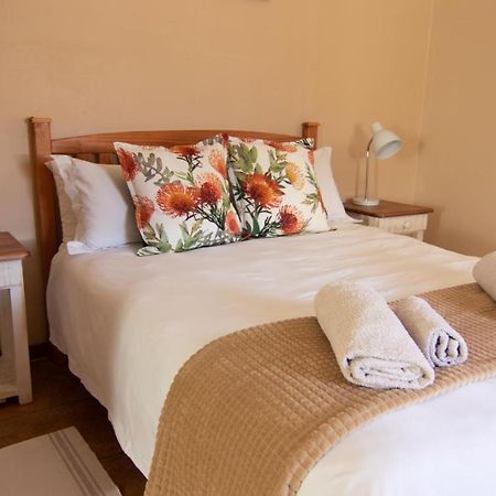 Kunje Guesthouse Op-die-Berg 外观 照片
